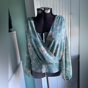 Lush sheer green floral top Sz M